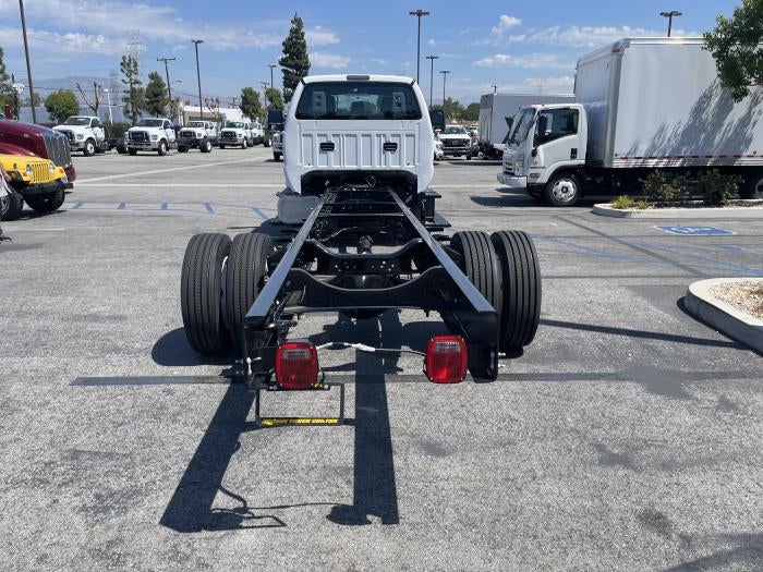 2027 Ford F-650 — detail view